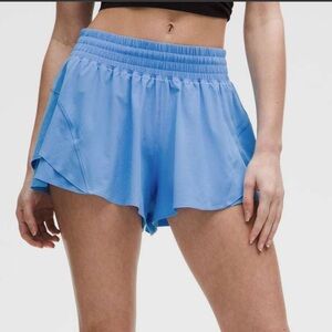 lululemon shake out shorts in pool party 💦